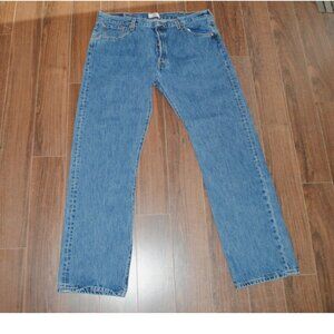 Levis 501 Button Fly Mens Jeans Tag 40 x 34 Actual 40 x 32 Straight Leg